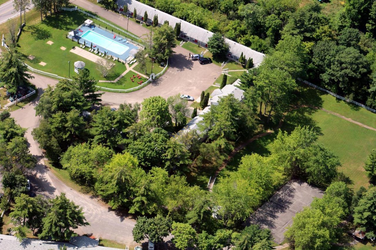Colonial Resort-1000Islands Гананок Екстериор снимка